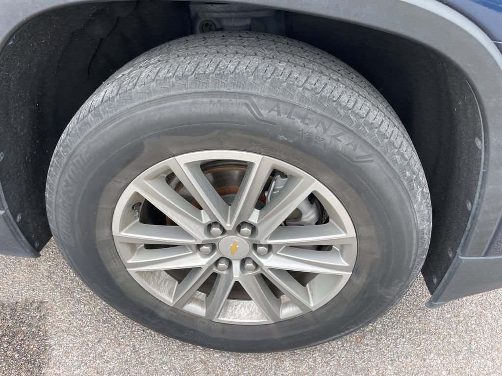 Used 2022 Chevrolet Traverse LT FWD image 9