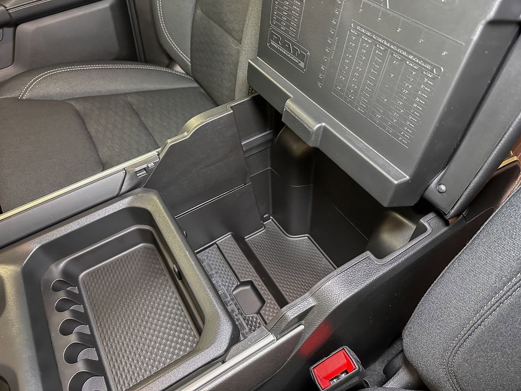 New 2026 RAM 1500 4x4 Crew Cab image 31
