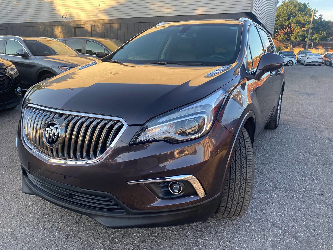 Used 2017 Buick Envision Essence image 2