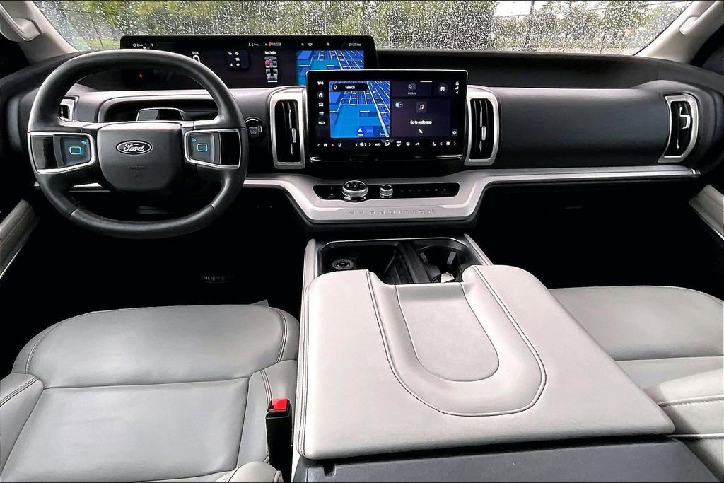 Used 2025 Ford Expedition Active AWD/4WD image 14