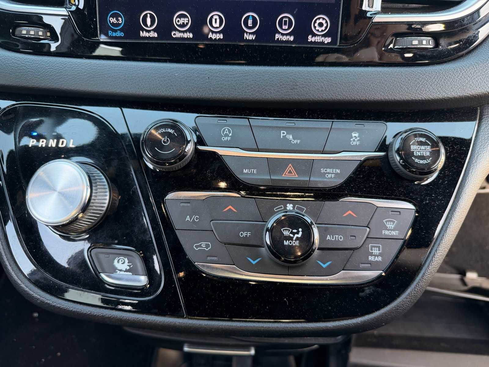 Used 2019 Chrysler Pacifica Touring Plus w/ S Appearance Package image 15