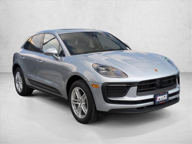 Used 2024 Porsche Macan image 3
