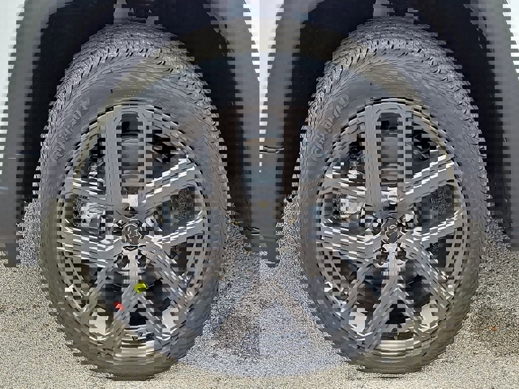 New 2026 Jeep Compass Latitude image 13