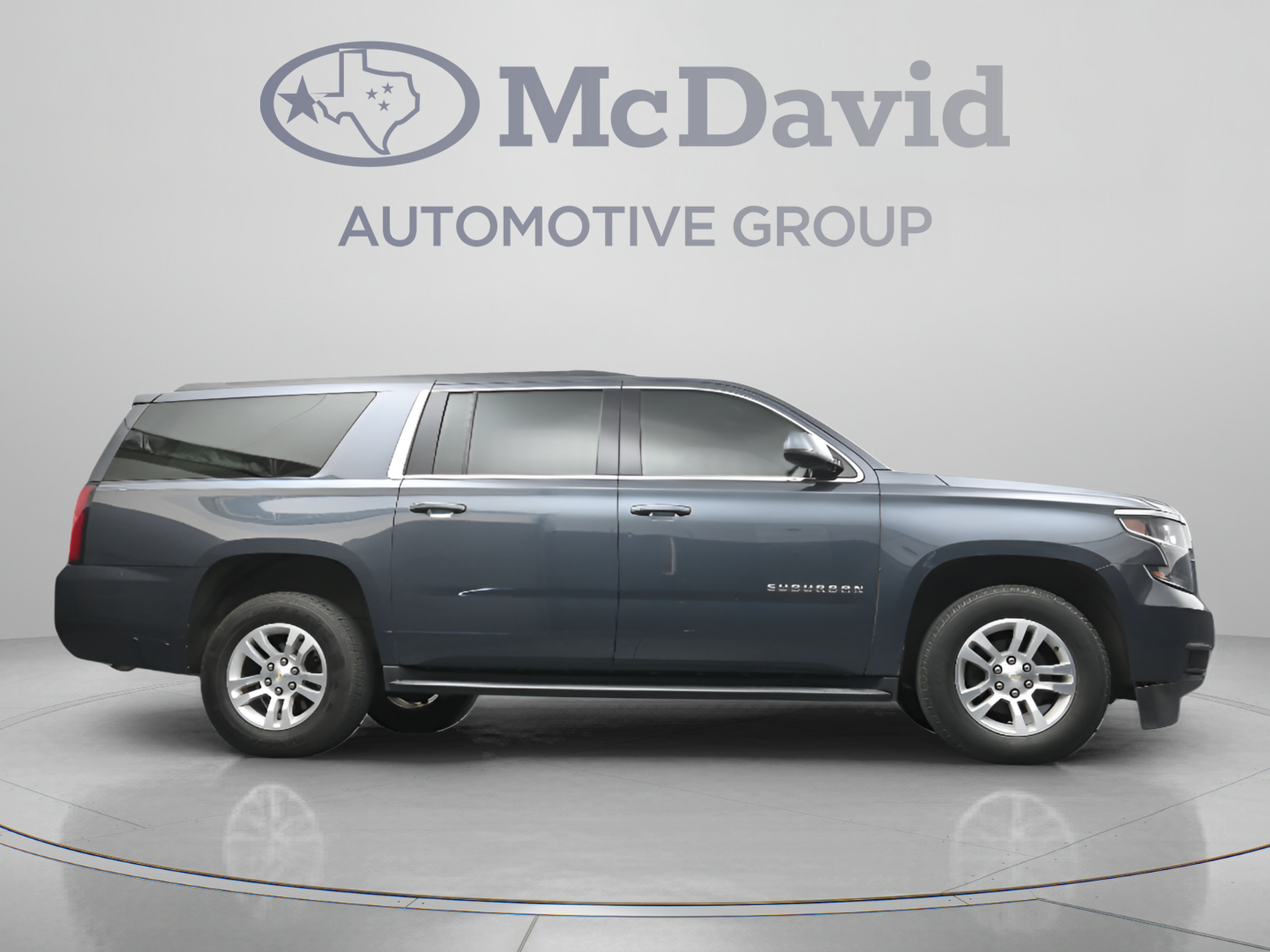 Used 2020 Chevrolet Suburban LS RWD image 32