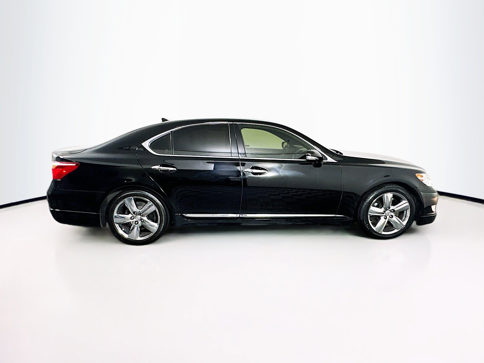Used 2012 Lexus LS 460 w/ Sport Pkg RWD image 10