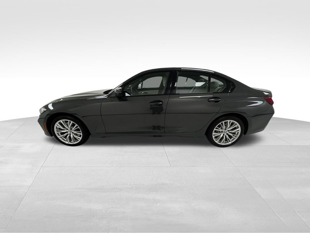 Used 2023 BMW 330i xDrive Sedan w/ Premium Package image 4