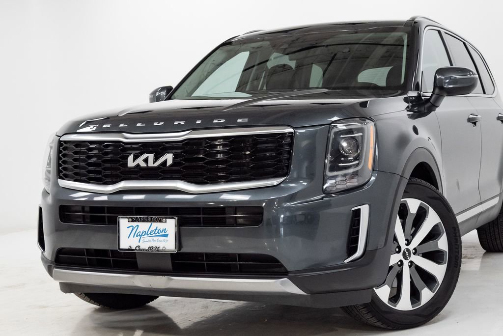 Used 2022 Kia Telluride S image 2