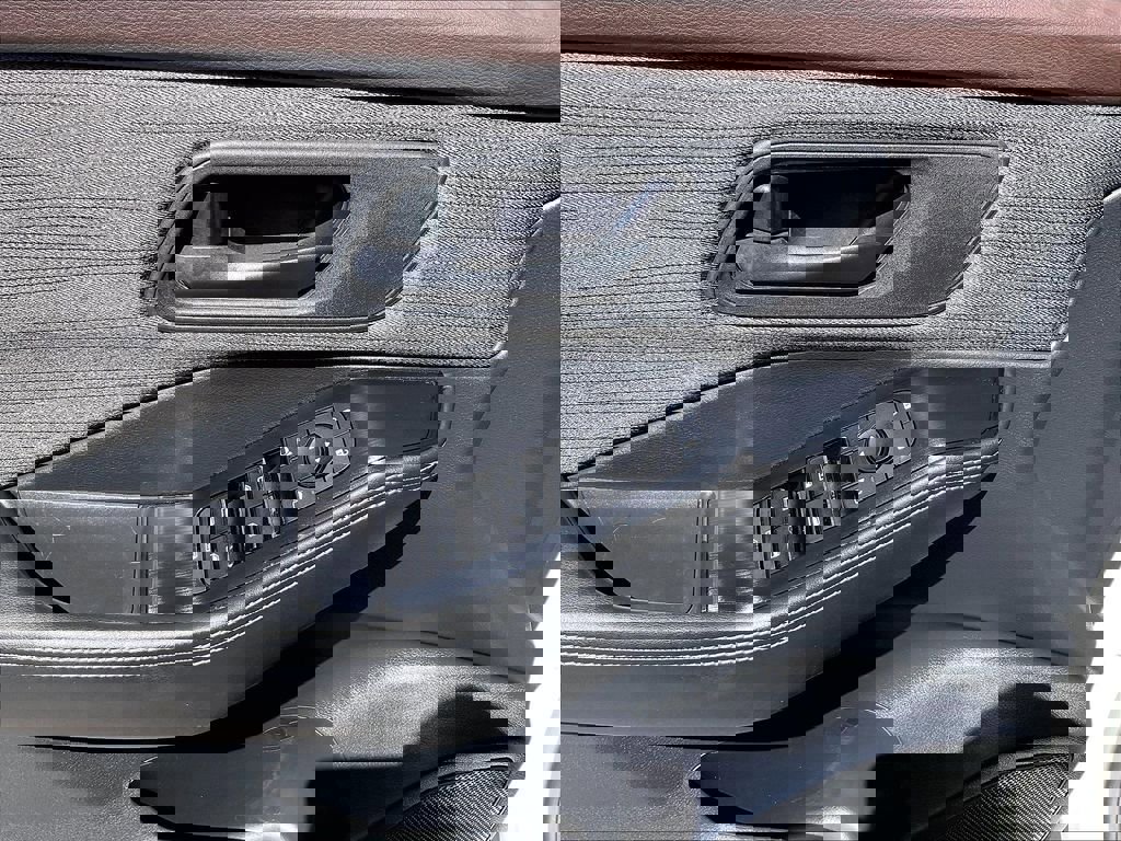 Used 2021 Nissan Rogue S AWD/4WD image 34