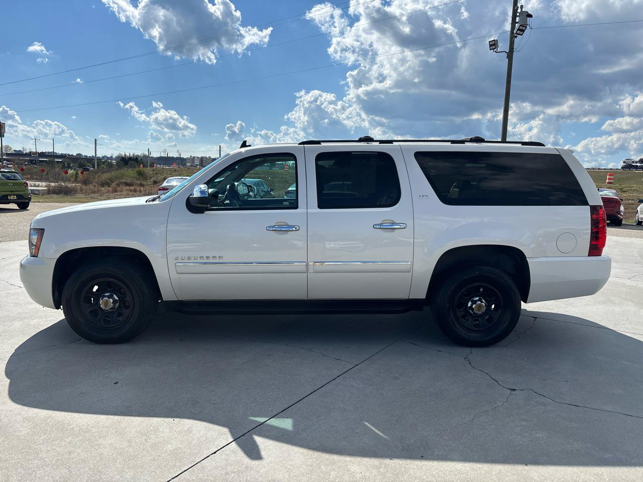 Used 2014 Chevrolet Suburban LTZ AWD/4WD image 7