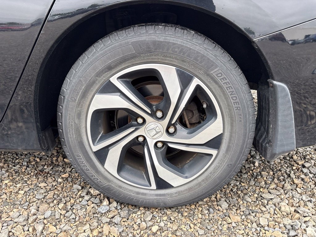 Certified 2017 Honda Accord LX image 5