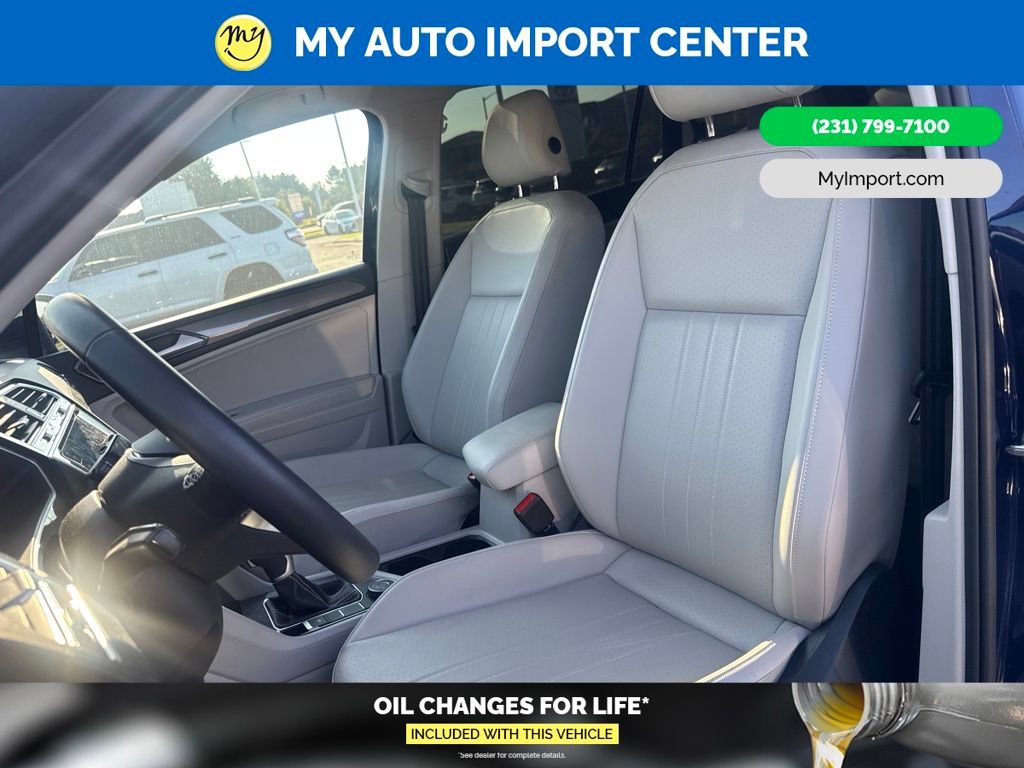 Used 2024 Volkswagen Tiguan SE w/ Panoramic Sunroof Package AWD/4WD image 14
