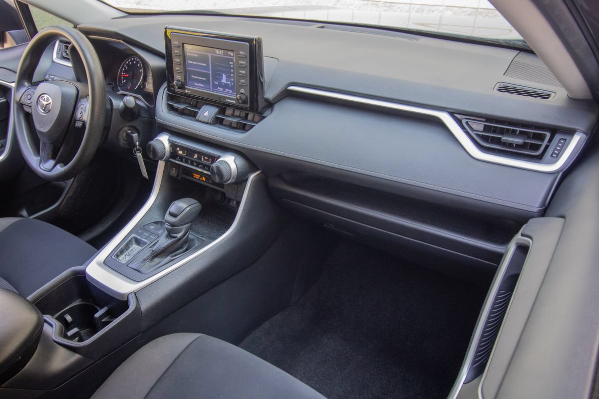 Used 2022 Toyota RAV4 LE FWD image 21