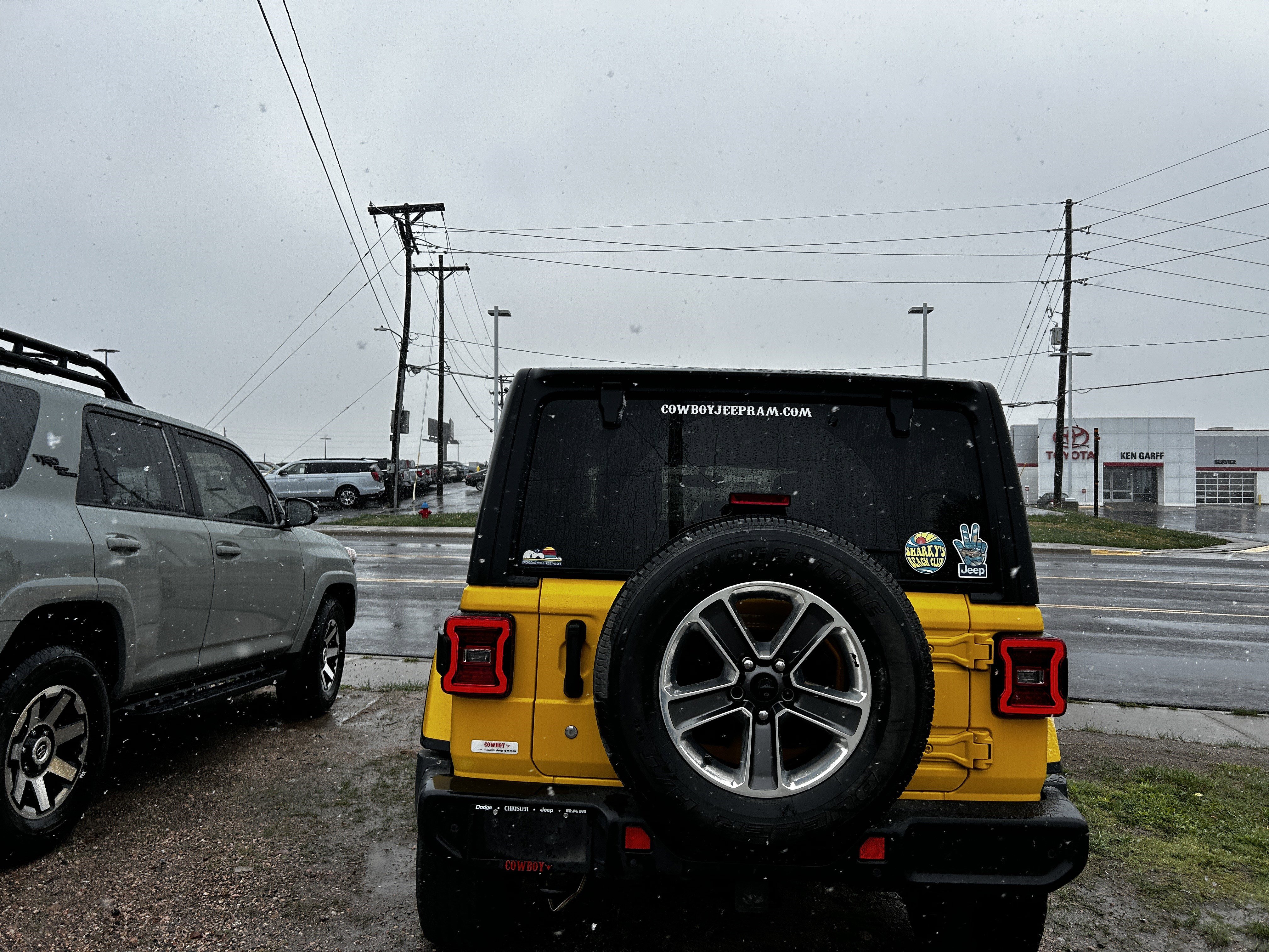 Used 2018 Jeep Wrangler Unlimited Sahara AWD/4WD image 3
