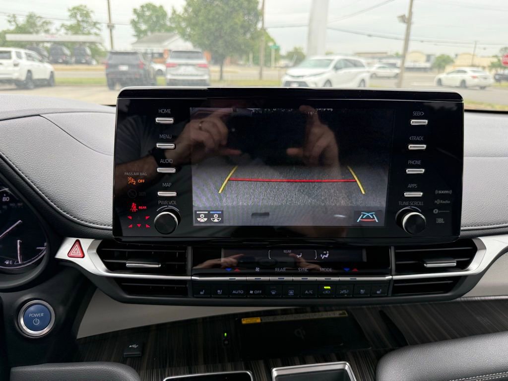 Used 2021 Toyota Sienna Limited AWD/4WD image 16