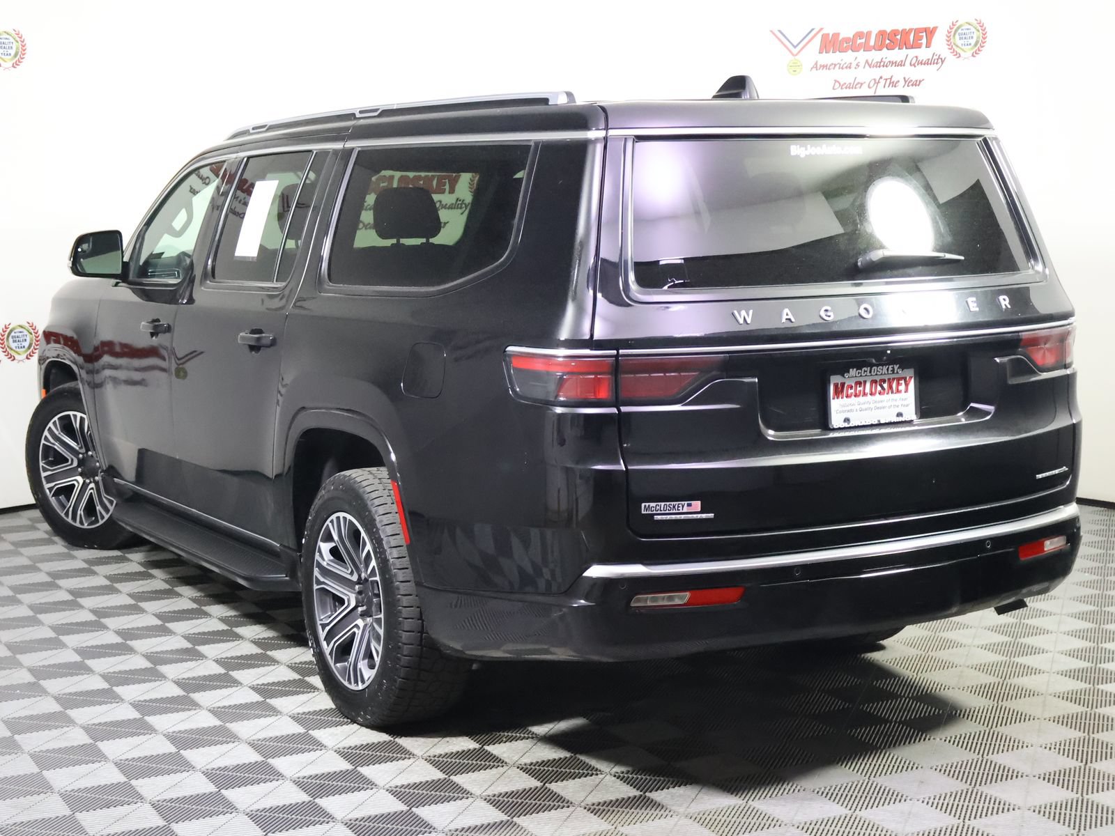 Used 2023 Jeep Wagoneer L Series II AWD/4WD image 11