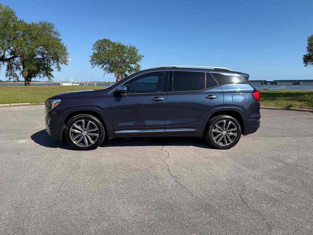 Used 2019 GMC Terrain Denali w/ Advanced Safety Package FWD image 2