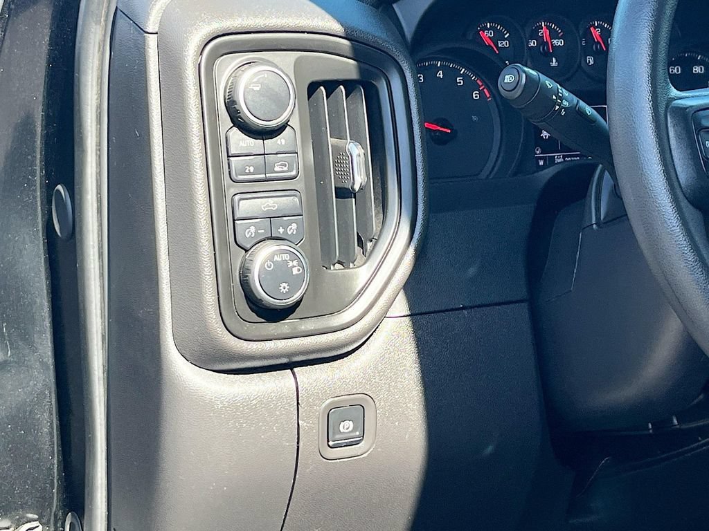 Used 2025 Chevrolet Silverado 1500 Custom AWD/4WD image 10
