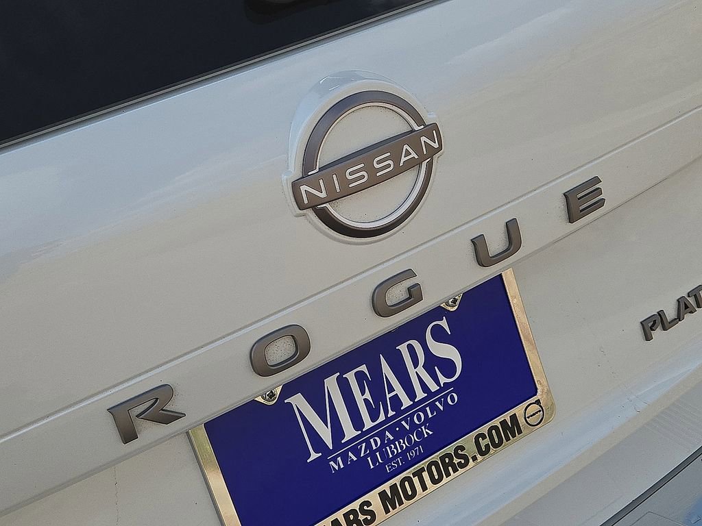 Used 2024 Nissan Rogue Platinum w/ Platinum Premium Package image 11