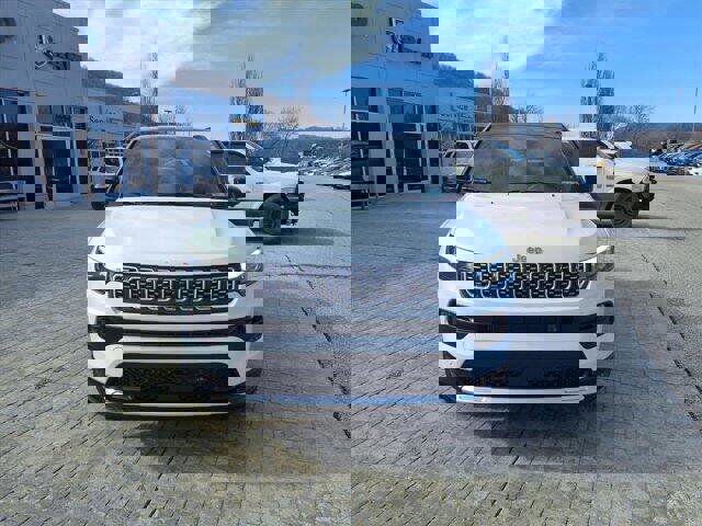 Used 2024 Jeep Compass Limited w/ Elite Group image 8