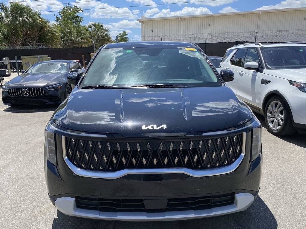 Used 2025 Kia Carnival image 18