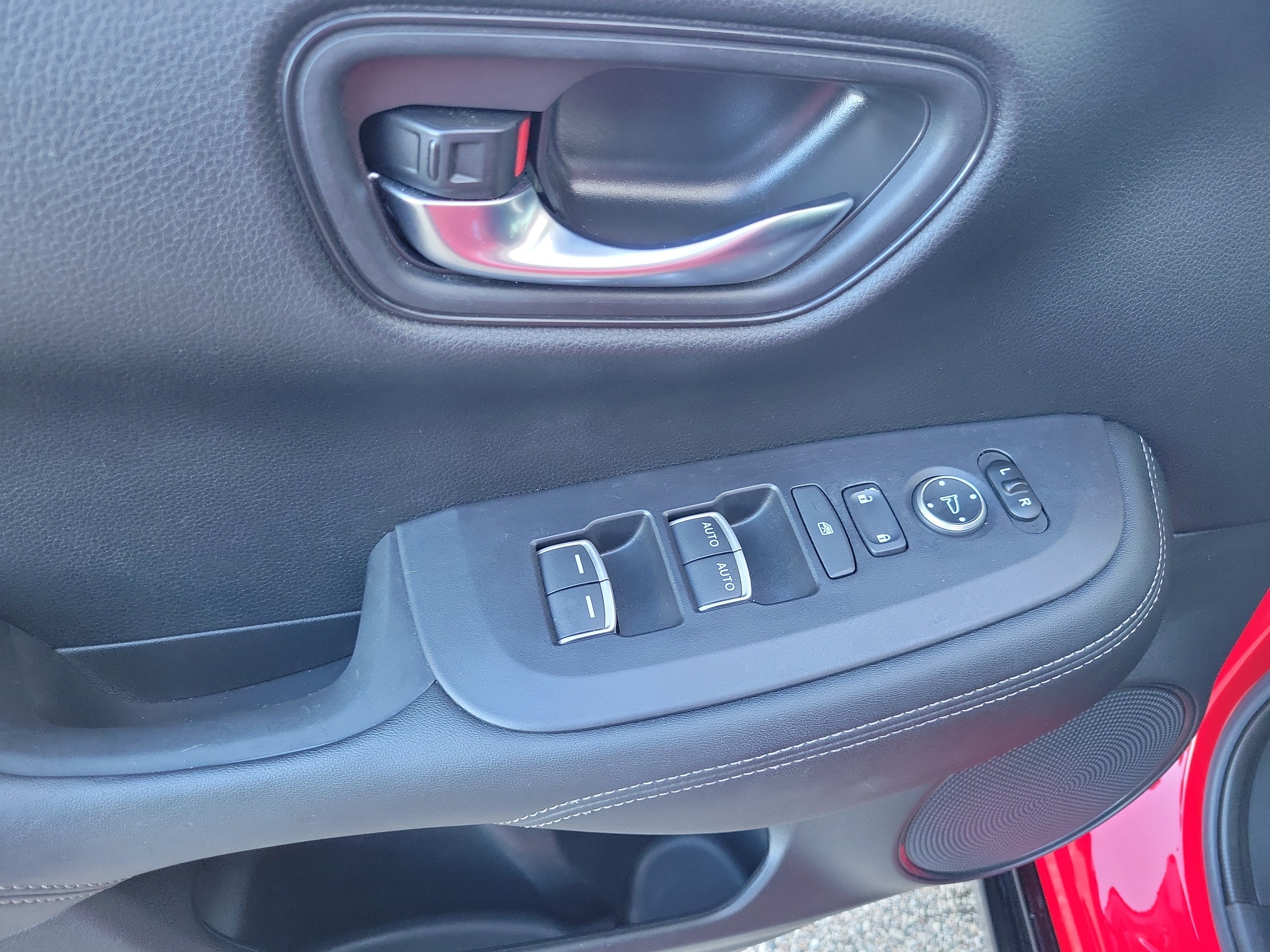 Used 2024 Honda HR-V EX-L image 21