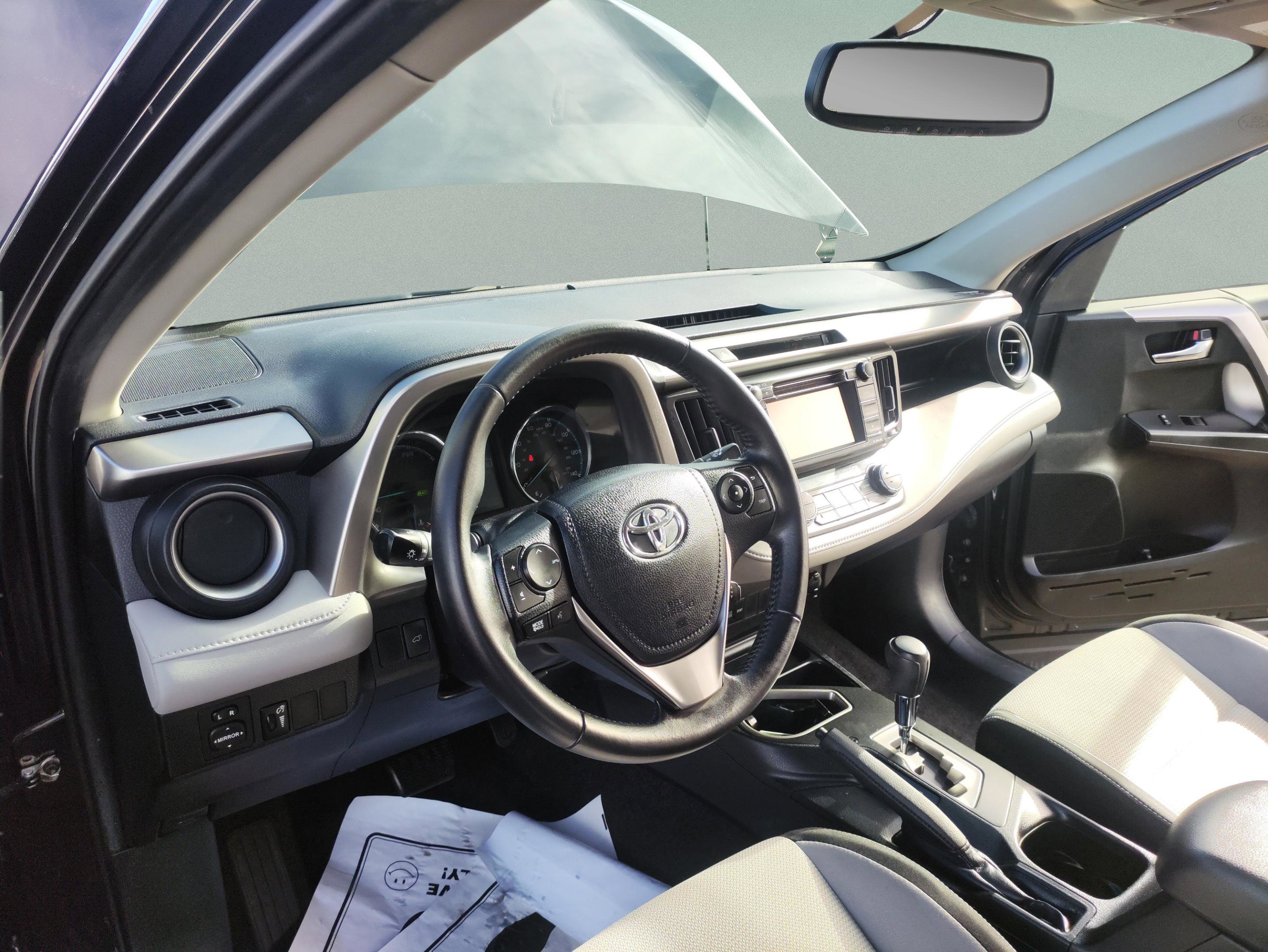 Used 2016 Toyota RAV4 XLE image 22