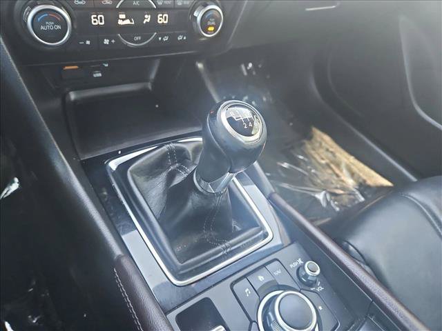Used 2017 MAZDA MAZDA3 Touring FWD image 12