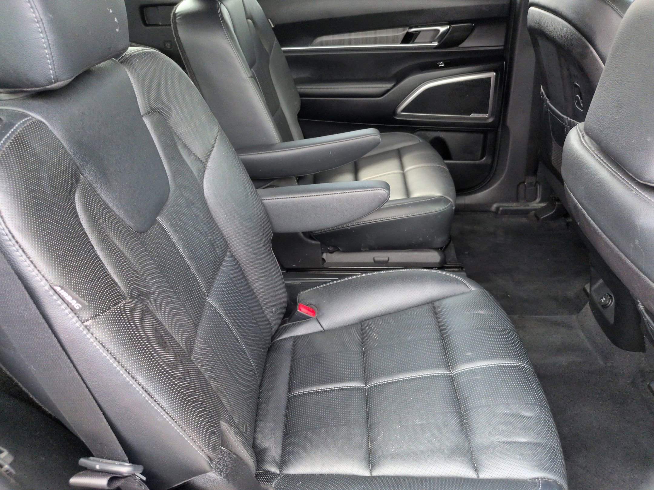 Used 2024 Kia Telluride EX w/ EX Captain's Chair Package FWD image 34
