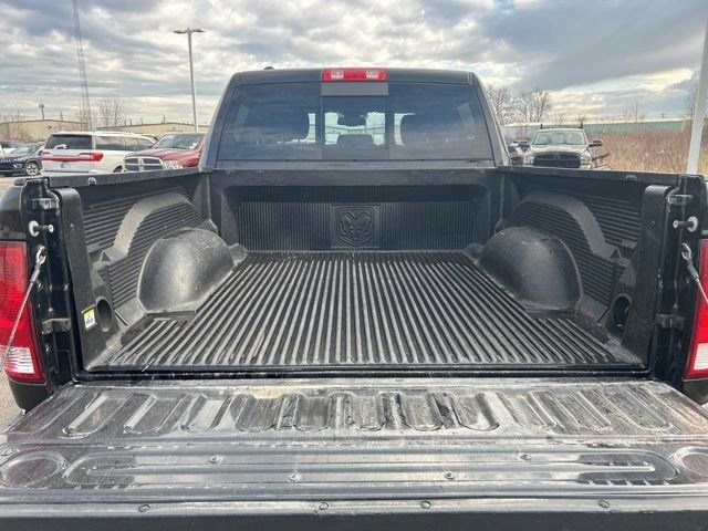 Used 2017 RAM 1500 Classic SLT w/ SLT Plus D￩cor Group AWD/4WD image 34