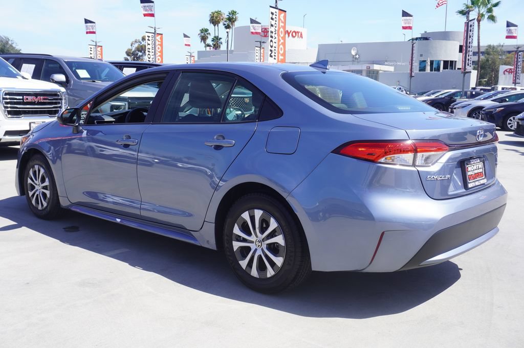 Certified 2022 Toyota Corolla LE FWD image 5