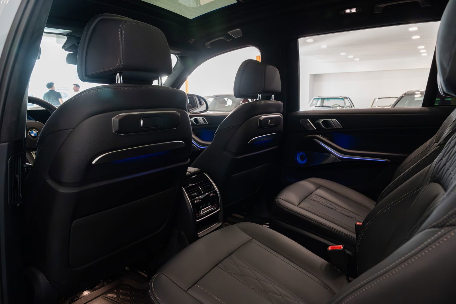 Used 2024 BMW X7 M60i w/ Executive Package AWD/4WD image 14