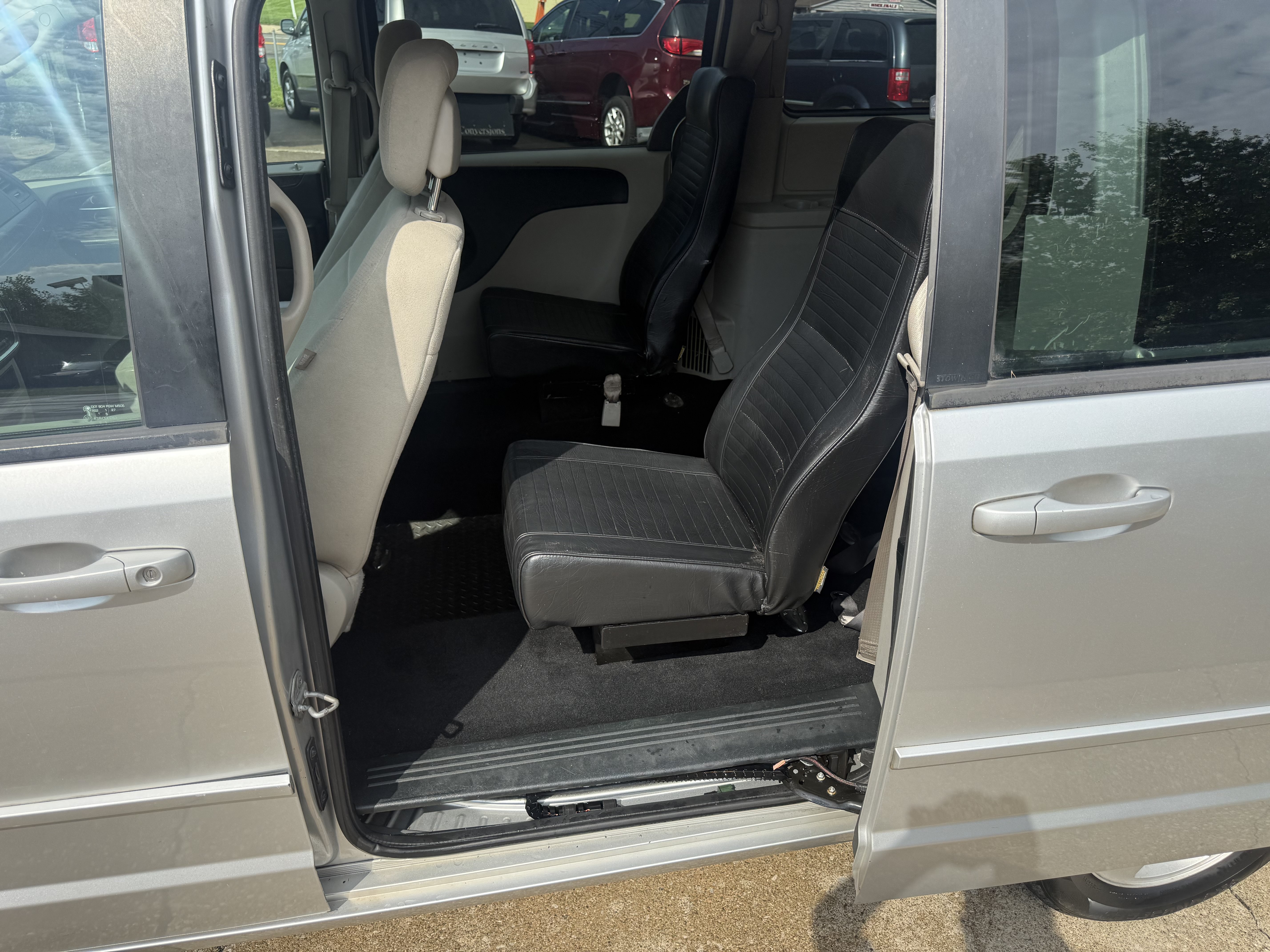 Used 2011 Dodge Grand Caravan Mainstreet FWD image 13