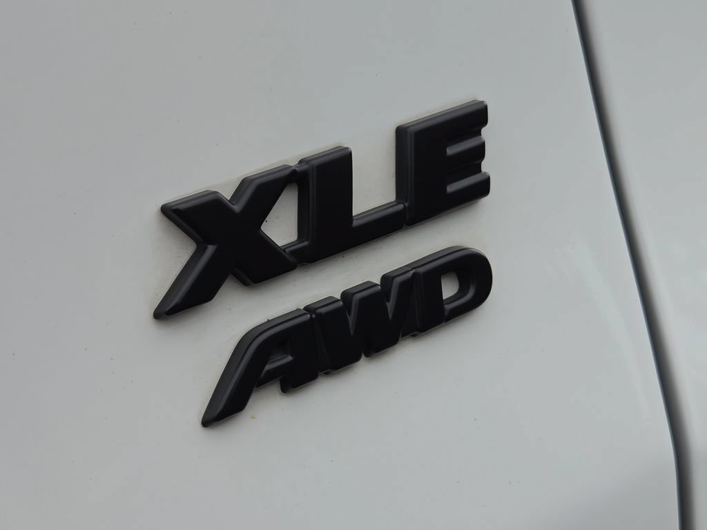 Used 2019 Toyota RAV4 XLE Premium w/ Cold Weather Package AWD/4WD image 20