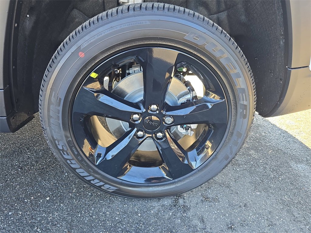 New 2025 Jeep Grand Cherokee L Altitude image 35