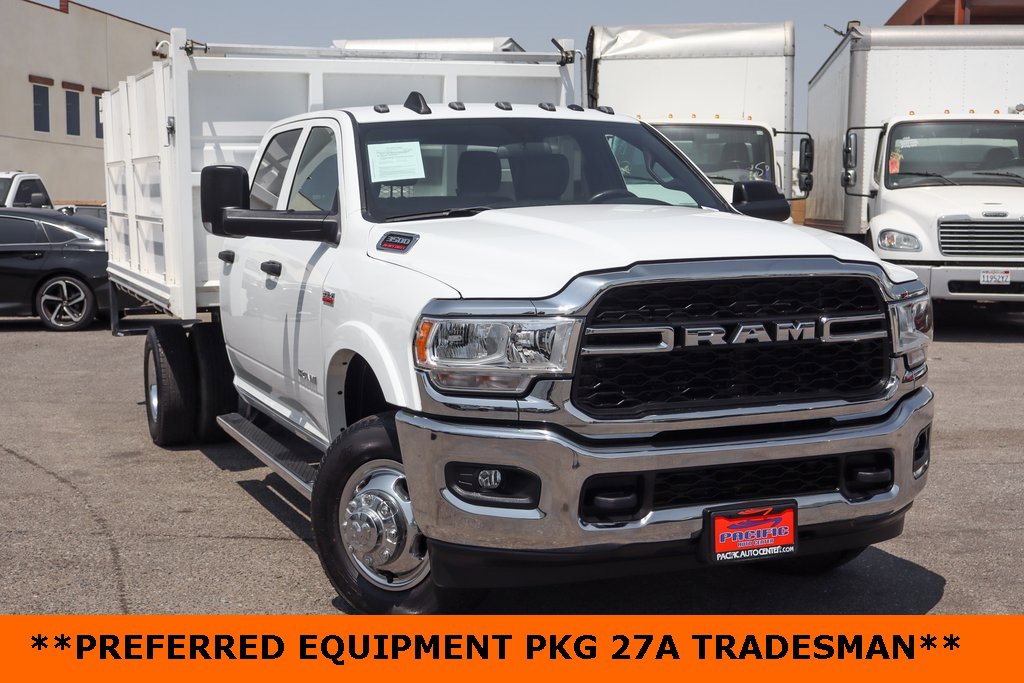 Used 2022 RAM 3500 Tradesman w/ Chrome Appearance Group image 2