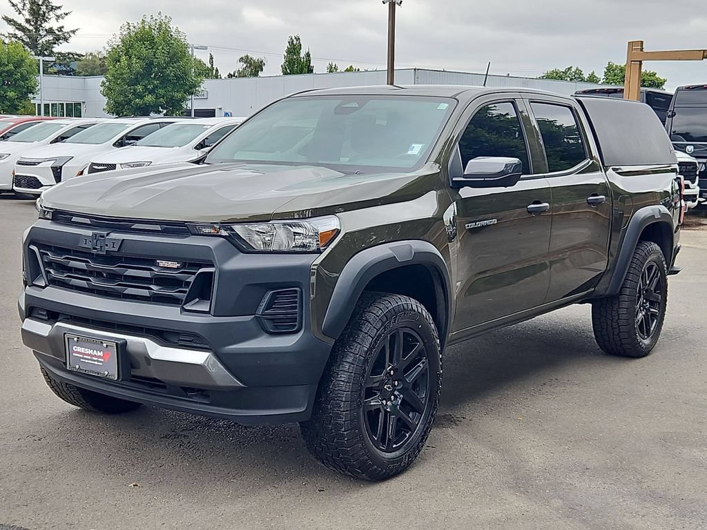 Used 2025 Chevrolet Colorado Trail Boss AWD/4WD image 3