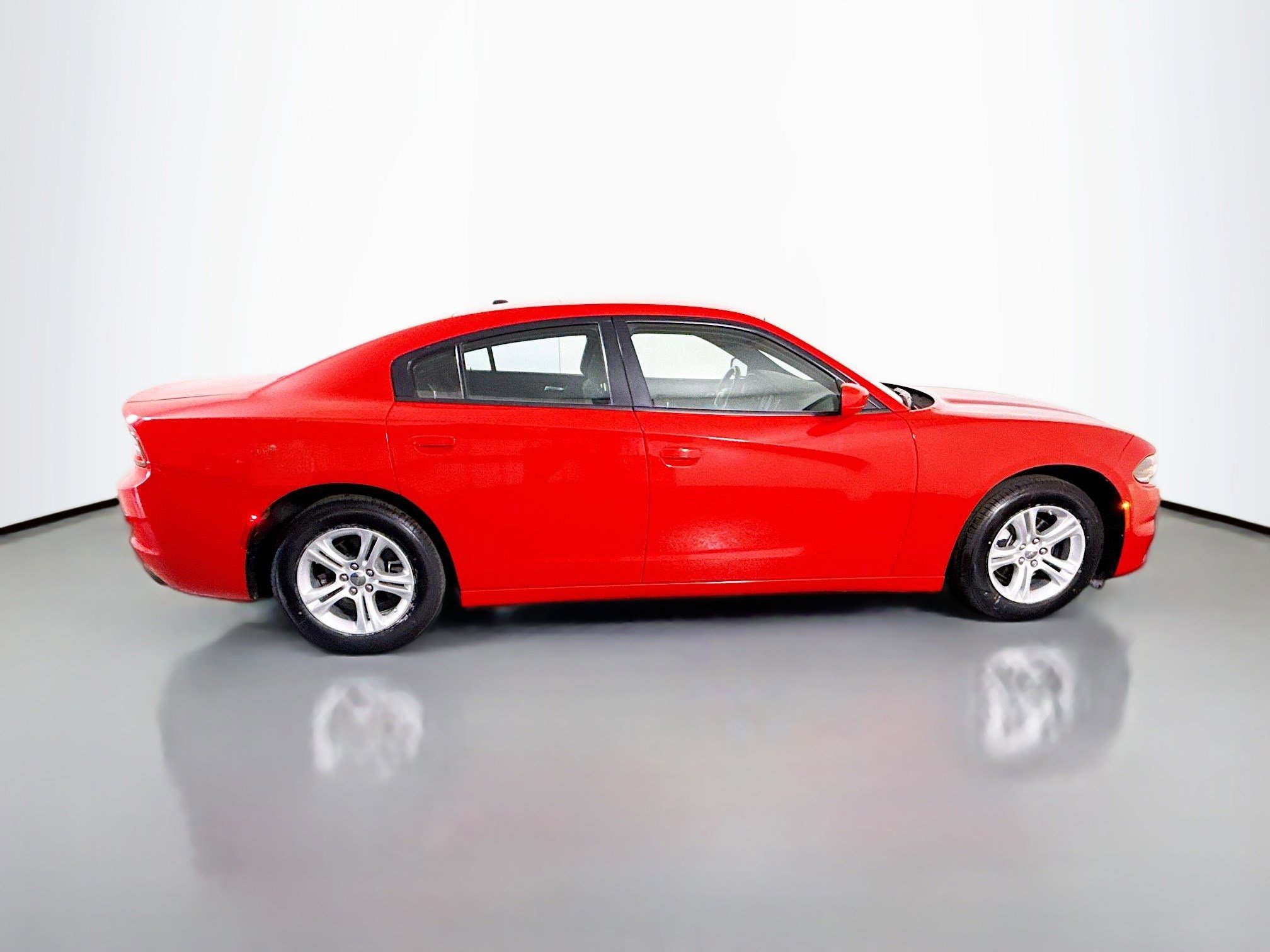 Used 2022 Dodge Charger SXT image 11