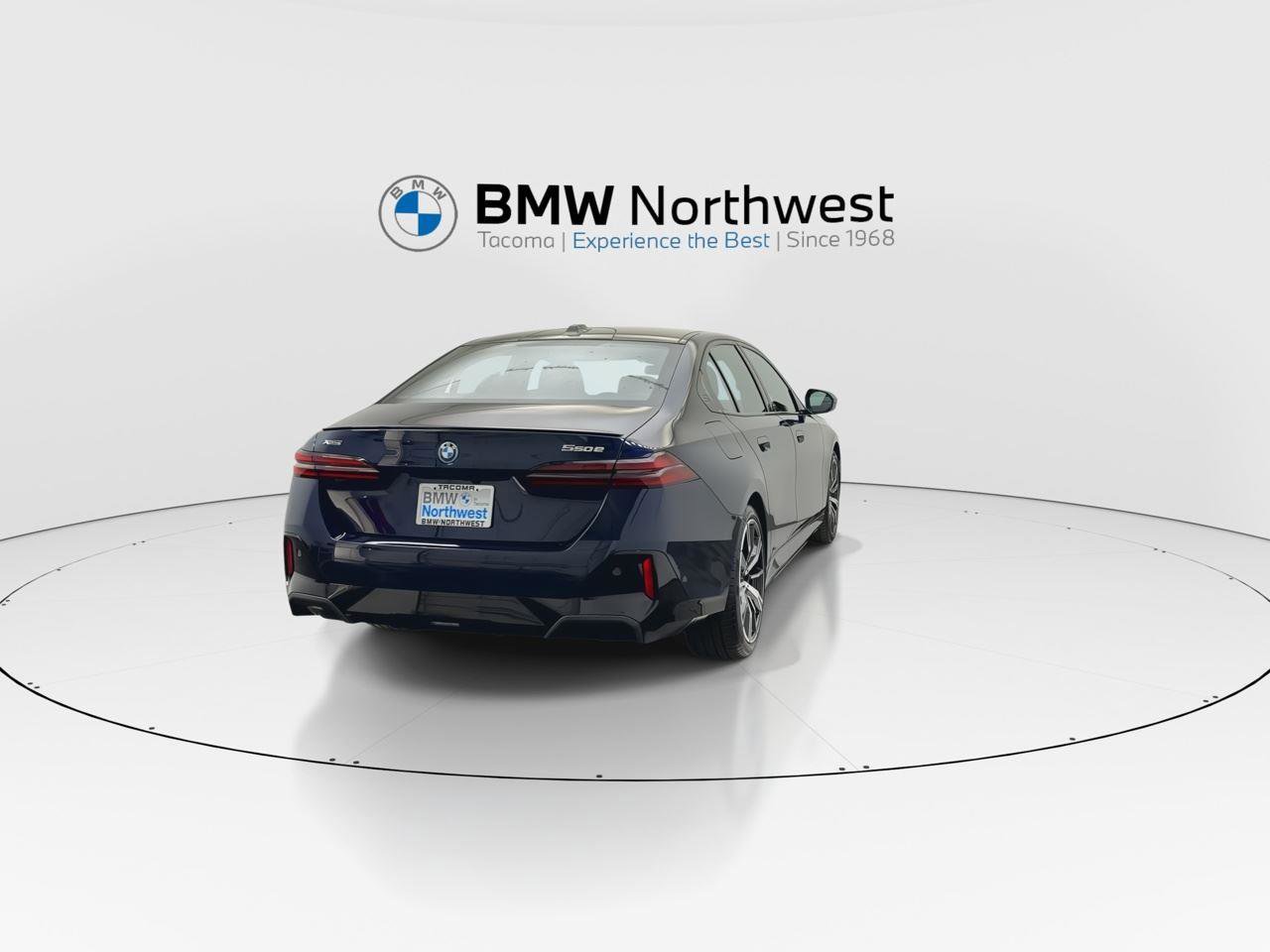 Used 2026 BMW 550e xDrive image 2