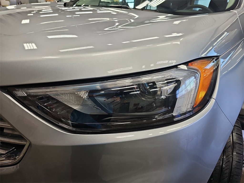 Used 2024 Ford Edge Titanium image 29