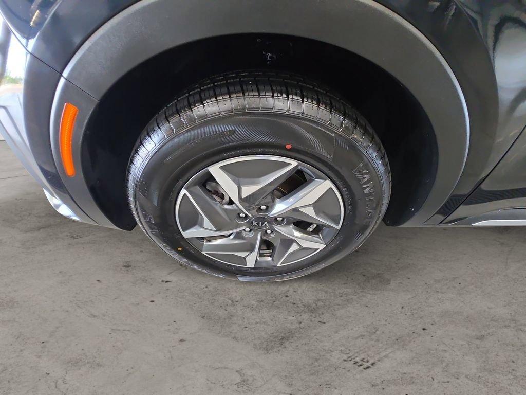 Used 2021 Kia Sorento S FWD image 9