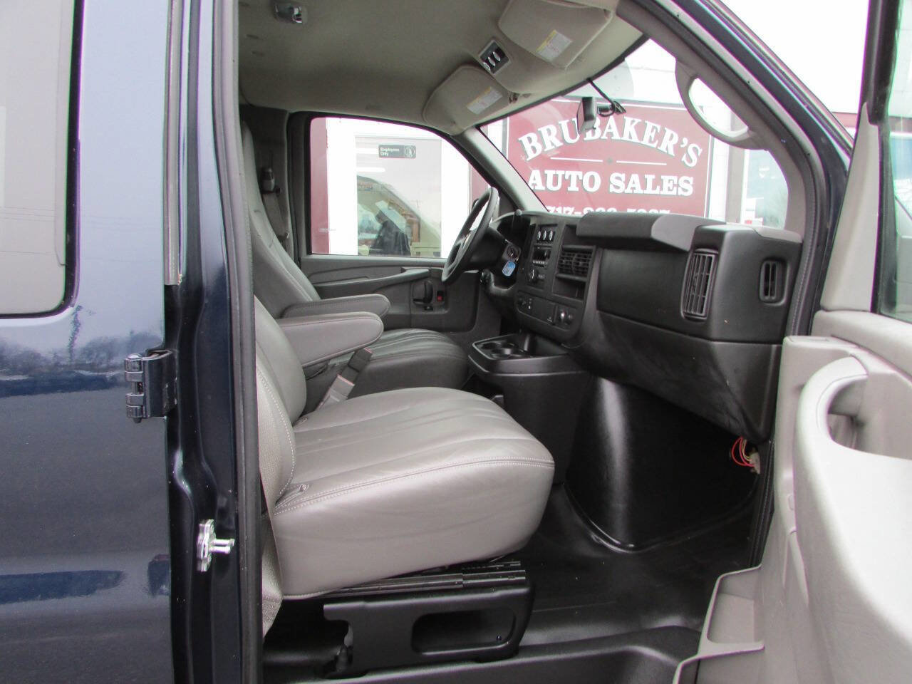Used 2015 Chevrolet Express 2500 LS image 6