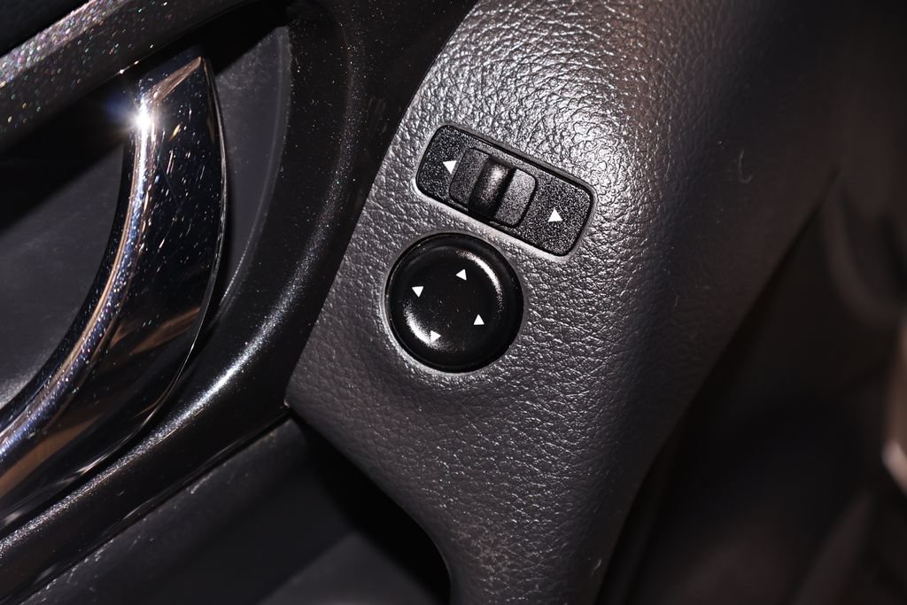 Used 2019 Nissan Rogue S w/ Special Edition Package AWD/4WD image 11