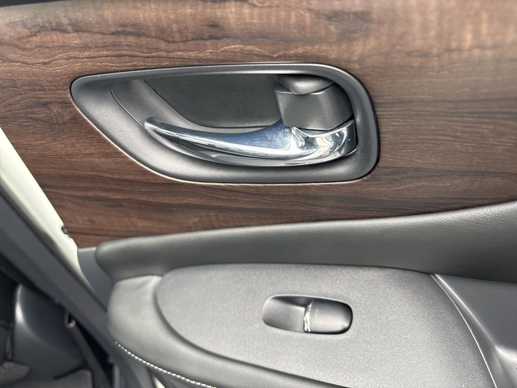 Used 2020 Nissan Murano Platinum image 30