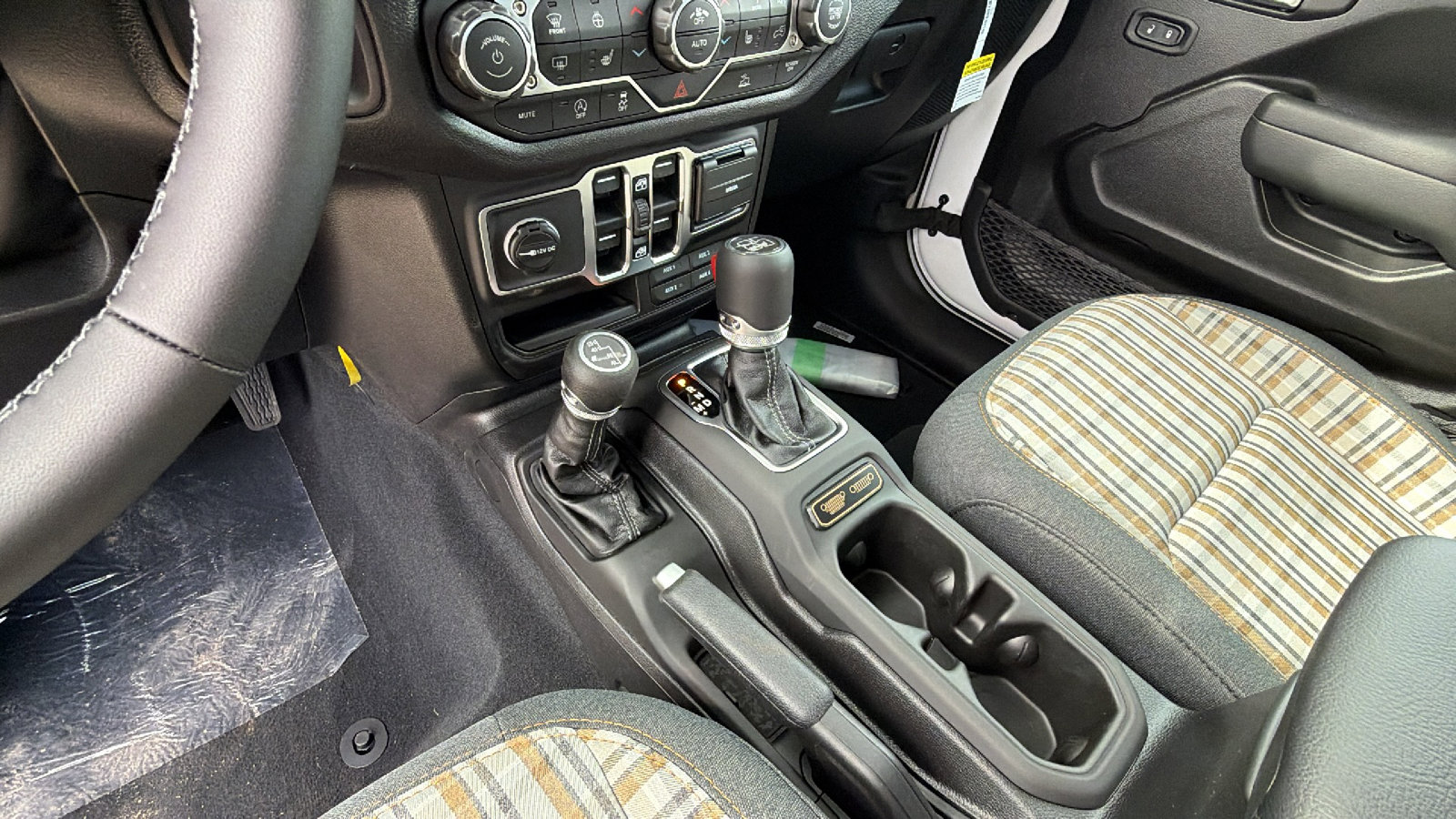 New 2026 Jeep Gladiator Sport AWD/4WD image 25