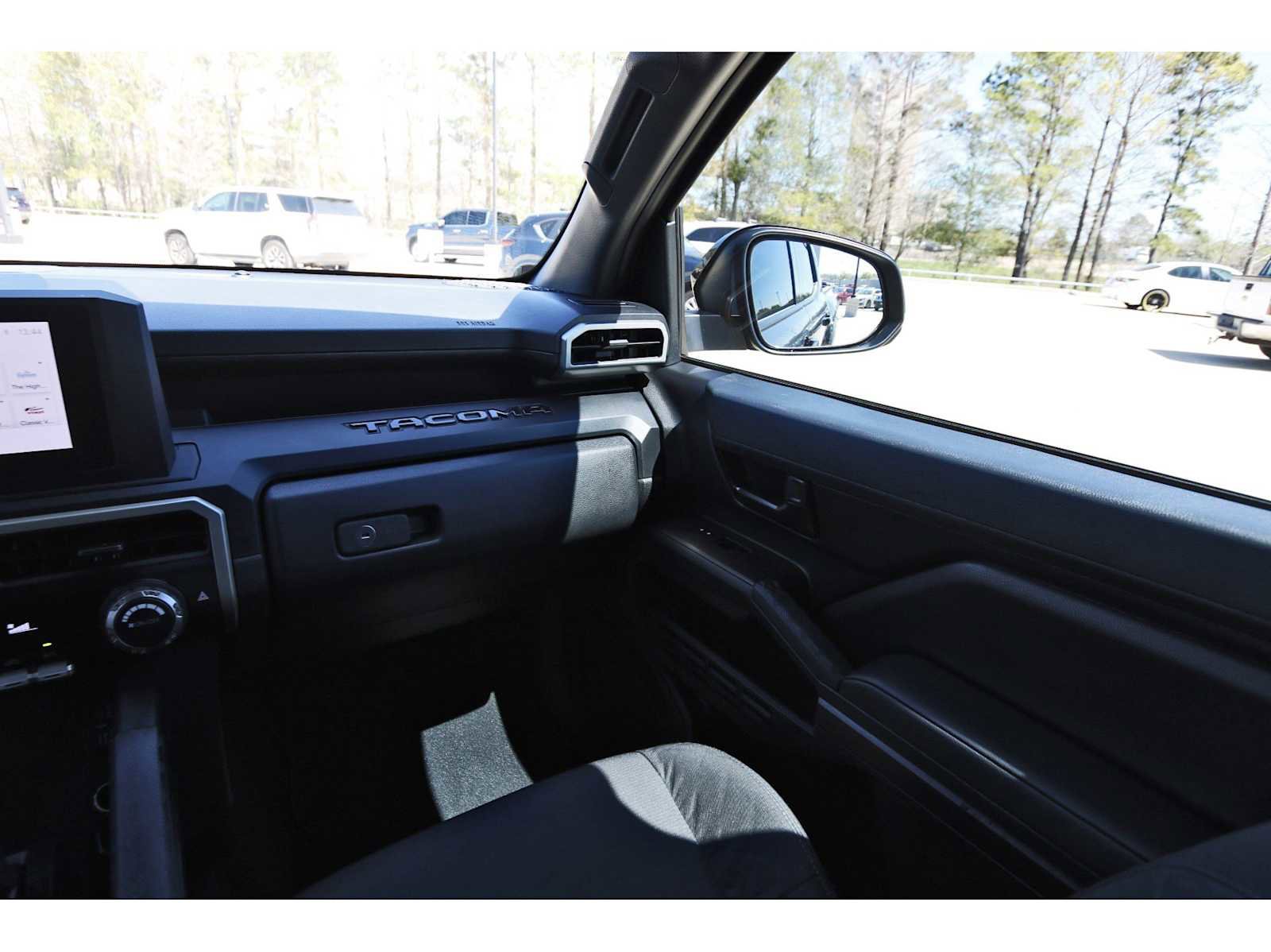 Used 2025 Toyota Tacoma SR image 8