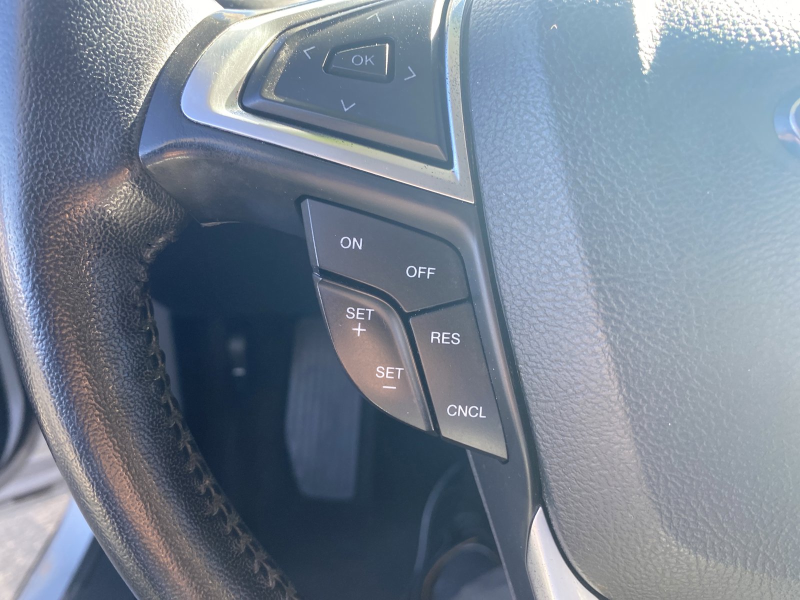 Used 2018 Ford Fusion Titanium image 11