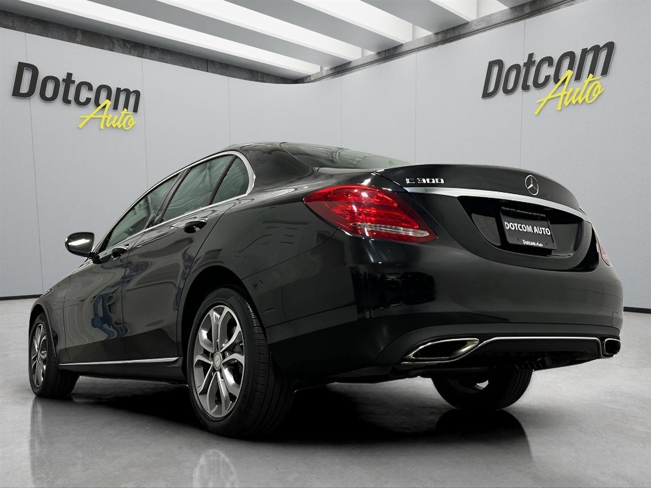 Used 2015 Mercedes-Benz C 300 4MATIC Sedan image 8