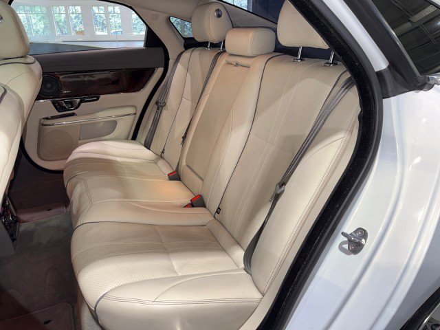 Used 2016 Jaguar XJ R-Sport RWD image 53