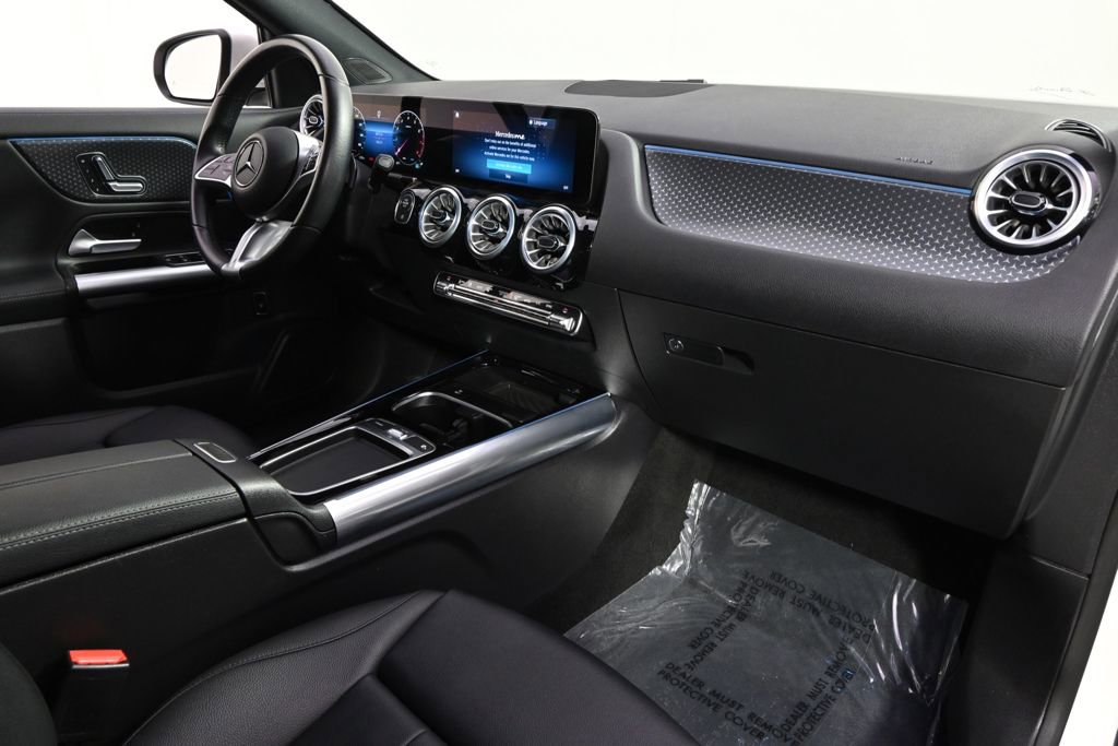 Used 2025 Mercedes-Benz GLA 250 4MATIC image 16