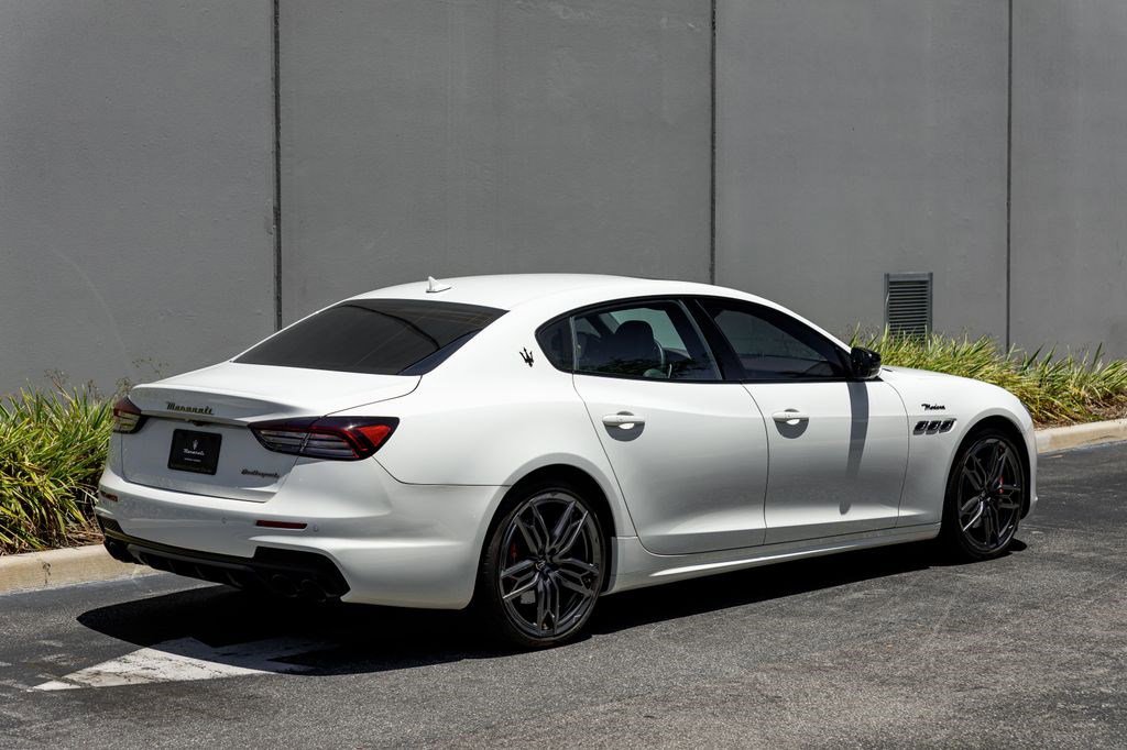 Used 2022 Maserati Quattroporte Modena RWD image 5